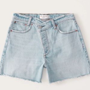 NWT Abercrombie High Rise Dad Shorts